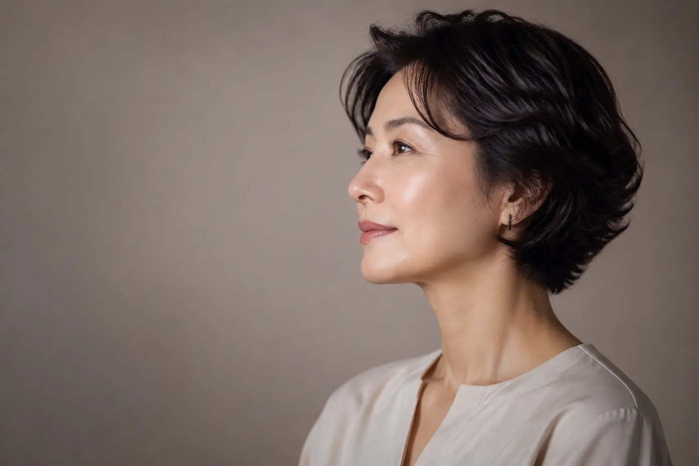 FACIAL LIFTING · Thread and energy lifting selected for your facial contour